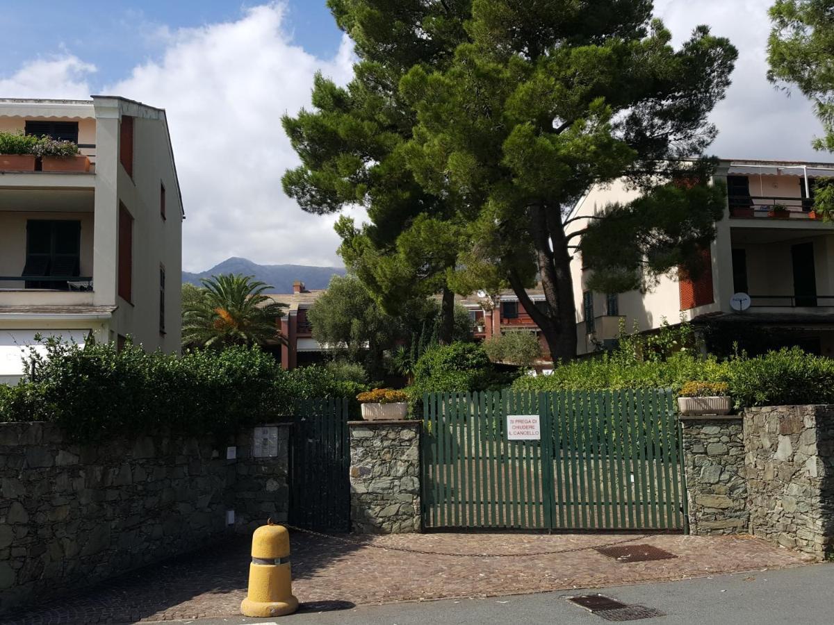 Ferienwohnung Casa Berizzi Mare - Arenzano Pineta Centro Exterior foto